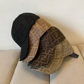 Бейсболка FENDI из серии Old Flower. Классическая модель FF, элег