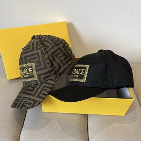 Бейсболка FENDI из серии Old Flower. Классическая модель FF, элег