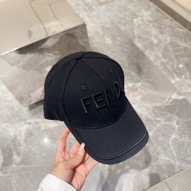 Бейсболка Fendi FF [Преимущества по сравнению с другими бейсболка