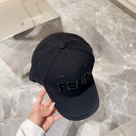Бейсболка Fendi FF [Преимущества по сравнению с другими бейсболка