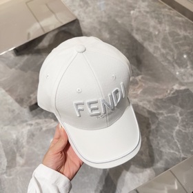Бейсболка Fendi FF [Преимущества по сравнению с другими бейсболка