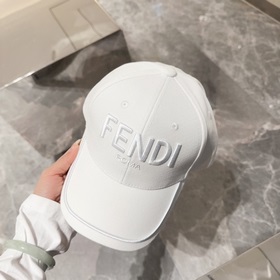 Бейсболка Fendi FF [Преимущества по сравнению с другими бейсболка