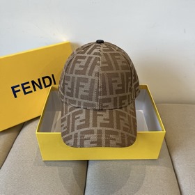 Бейсболка FENDI из серии Old Flower. Классическая модель FF, элег