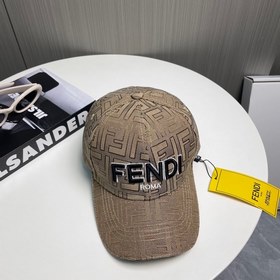 Бейсболка FENDI из серии Old Flower. Классическая модель FF, элег
