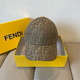 Бейсболка FENDI из серии Old Flower. Классическая модель FF, элег