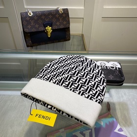 FENDI Оригинальная шапка с официального сайта Новинка [С любовью]