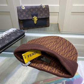 FENDI Оригинальная шапка с официального сайта Новинка [С любовью]