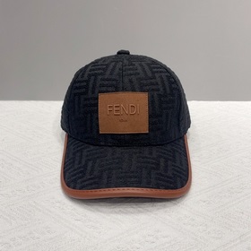 Бейсболка Fendi
