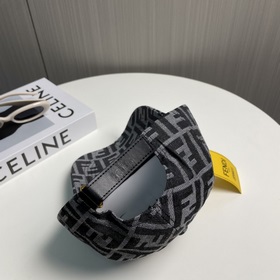 Бейсболка FENDI из серии Old Flower. Классическая модель FF, элег