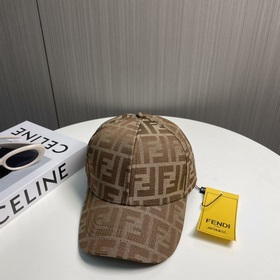Бейсболка FENDI из серии Old Flower. Классическая модель FF, элег