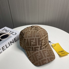 Бейсболка FENDI из серии Old Flower. Классическая модель FF, элег