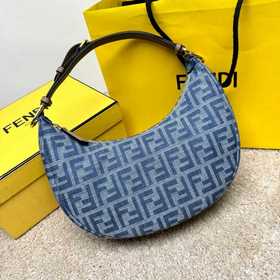 Сумка Fendigraphy Small Crescent. Современный дизайн с яркими дет