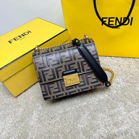 Улучшенная версия модели Fendi Kan I с добавлением арочного моста