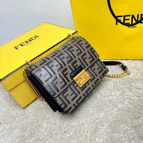 Улучшенная версия модели Fendi Kan I с добавлением арочного моста