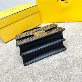 Улучшенная версия модели Fendi Kan I с добавлением арочного моста