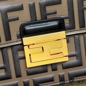Улучшенная версия модели Fendi Kan I с добавлением арочного моста