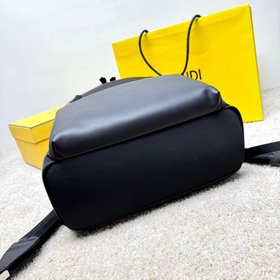Качественный мужской рюкзак из нейлоновой ткани с вставкамиз черн