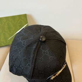 Бейсболка GUCCI, новинка на официальном сайте GUCCI, бейсболка, о