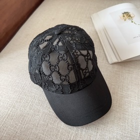 GUCCI 2025 новая модель бейсболки с лаконичной вышивкой, очень мо
