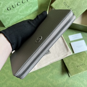 Длинный кошелек из серии GG Marmont. Этот кошелек из серии GG Mar