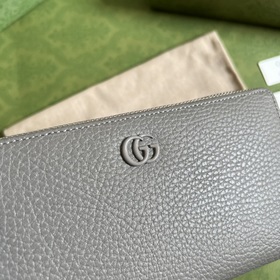Длинный кошелек из серии GG Marmont. Этот кошелек из серии GG Mar