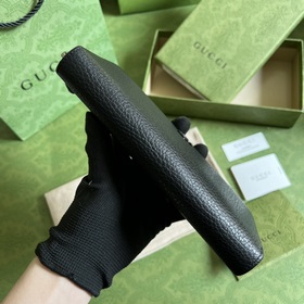 Длинный кошелек из серии GG Marmont. Этот кошелек из серии GG Mar