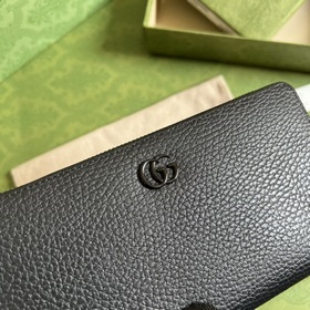Длинный кошелек из серии GG Marmont. Этот кошелек из серии GG Mar