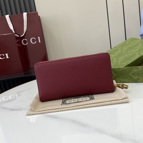 Длинный кошелек из серии GG Marmont. Этот кошелек из серии GG Mar