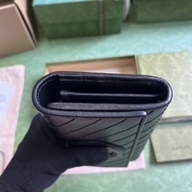 Длинный кошелек из серии Gucci Blondie. Серия Gucci Blondie сочет