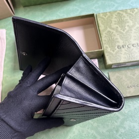 Длинный кошелек из серии Gucci Blondie. Серия Gucci Blondie сочет