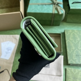 Длинный кошелек из серии Gucci Blondie. Серия Gucci Blondie сочет