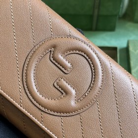 Длинный кошелек из серии Gucci Blondie. Серия Gucci Blondie сочет