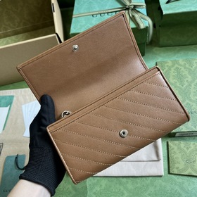 Длинный кошелек из серии Gucci Blondie. Серия Gucci Blondie сочет