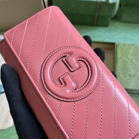 Длинный кошелек из серии Gucci Blondie. Серия Gucci Blondie сочет