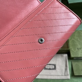 Длинный кошелек из серии Gucci Blondie. Серия Gucci Blondie сочет