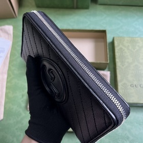 Кошелек с полной застежкой-молнией из серии Gucci Blondie. Серия 