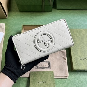 Кошелек с полной застежкой-молнией из серии Gucci Blondie. Серия