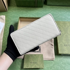 Кошелек с полной застежкой-молнией из серии Gucci Blondie. Серия