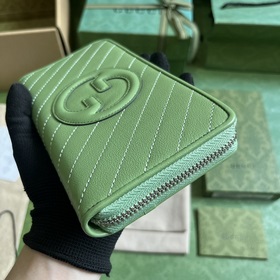 Кошелек с полной застежкой-молнией из серии Gucci Blondie. Серия 