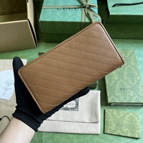 Кошелек на молнииз серии Gucci Blondie. Серия Gucci Blondie сочет