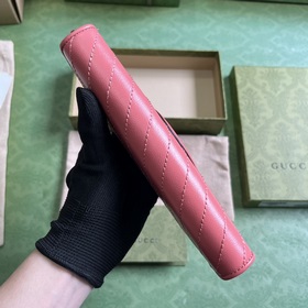 Кошелек с полной застежкой-молнией из серии Gucci Blondie. Серия