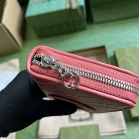 Кошелек с полной застежкой-молнией из серии Gucci Blondie. Серия 
