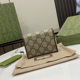 Карман для карт Gucci Horsebit 1955. В коллекции ранней осени 202