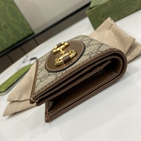Карман для карт Gucci Horsebit 1955. В коллекции ранней осени 202