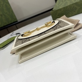 Карман для карт Gucci Horsebit 1955. В коллекции ранней осени 202