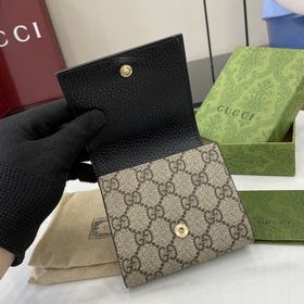 Новинка Новая серия Ophidia изготовлена из итальянской телячьей к