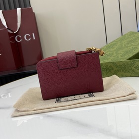 Кошелек из серии GG Marmont. Этот кошелек из серии GG Marmont изг