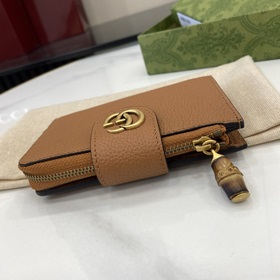 Кошелек из серии GG Marmont. Этот кошелек из серии GG Marmont изг
