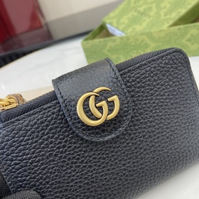 Кошелек из серии GG Marmont. Этот кошелек из серии GG Marmont изг