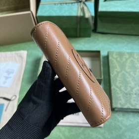 Кошелек из серии Gucci Blondie. Серия Gucci Blondie сочетает в се